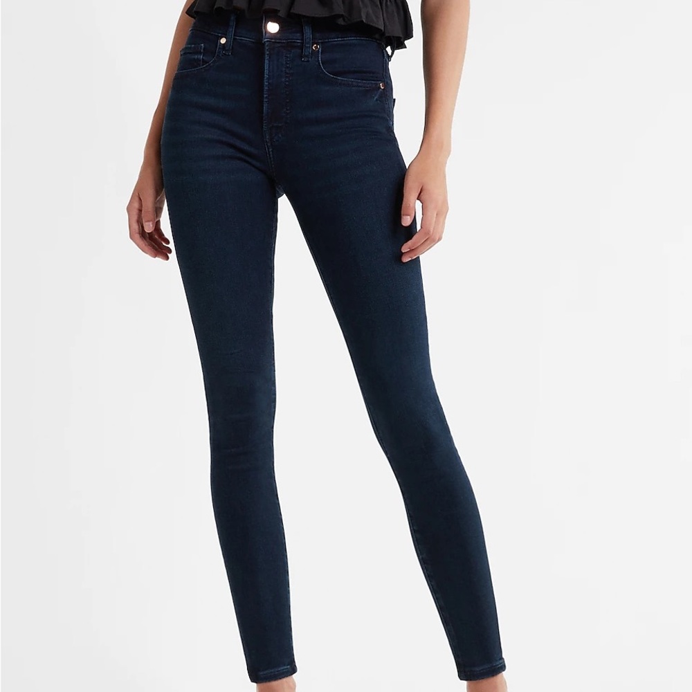 NWOT Mid Rise Dark Wash Supersoft Skinny Jeans